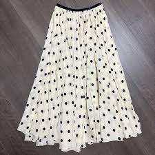 N21 Cream Knee Doted Pleated Skirt