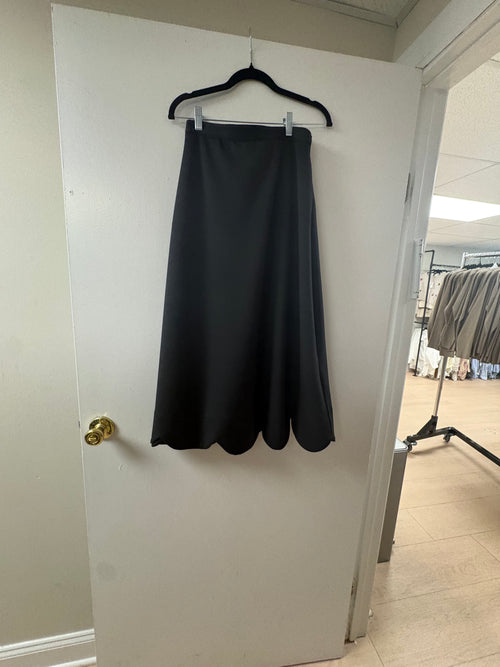 MeiMeij Midi Skirt with Scalloped Hem in Black